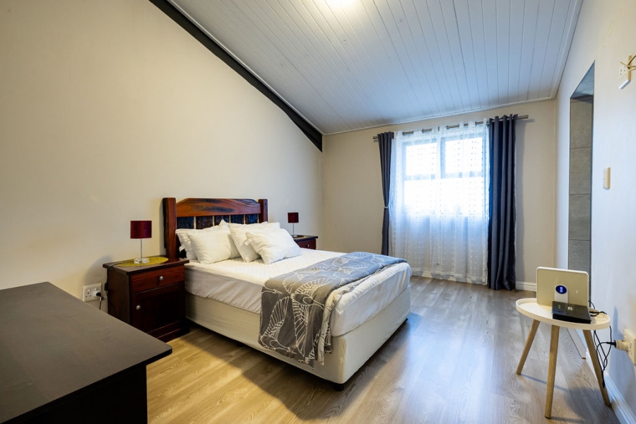 6 Bedroom Property for Sale in Stellenbosch Farms Western Cape